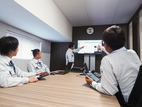 04 DXへの取り組み ~部署と部署、社員同士が“つながる”~